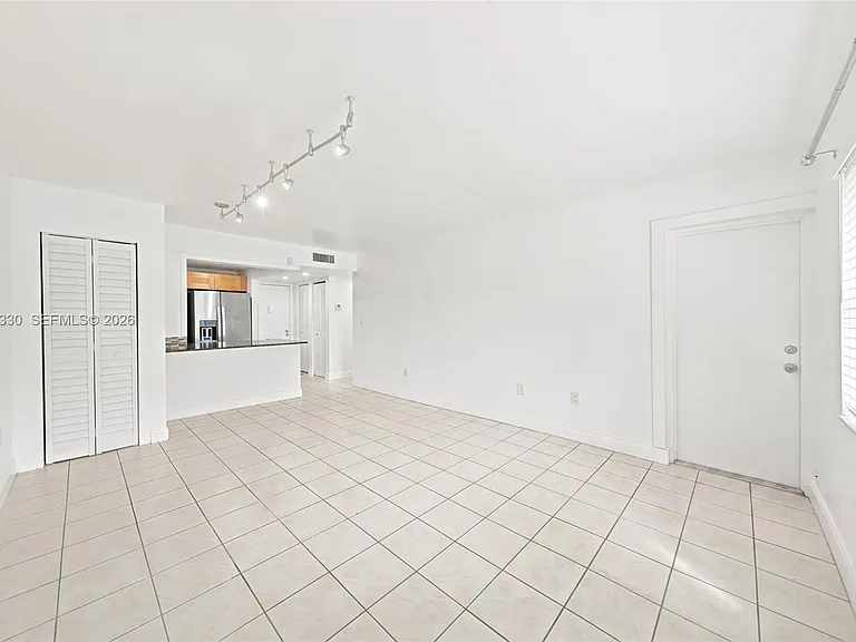 4384 NW 9th Ave #19-1D — Photo 9