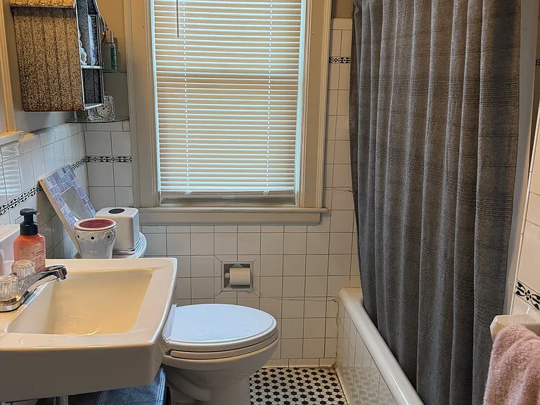 1004 Lakepointe St — Photo 17