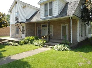 512 4th St, Howe, IN 46746