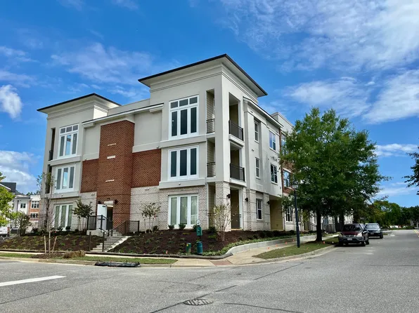 Manor on the Green Apartments