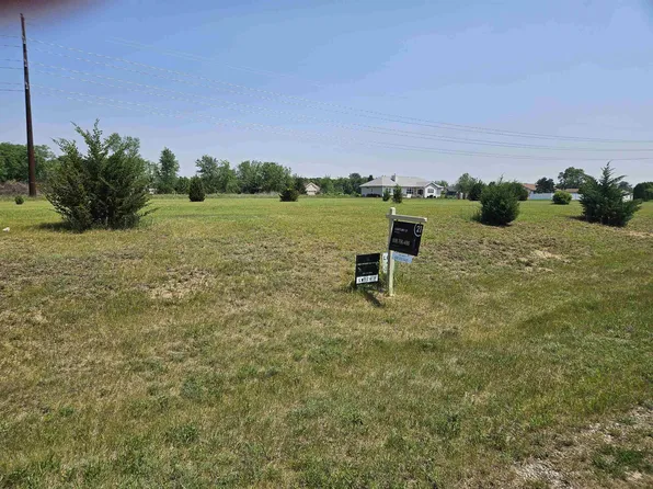4131 S Chippendale Dr, Beloit, WI 53511