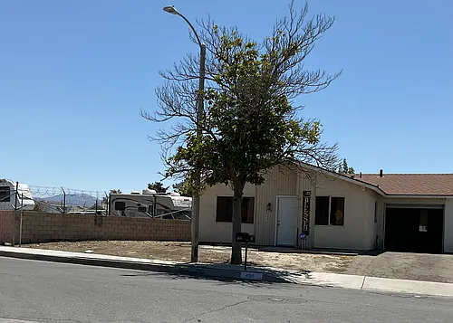 498 E Evans St Photo 1