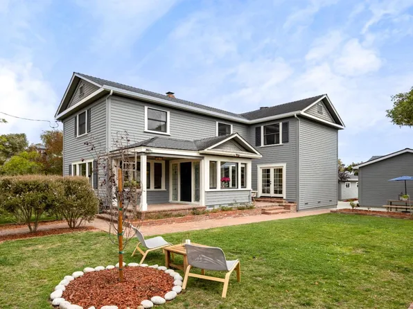 413 Walnut St, Pacific Grove, CA 93950