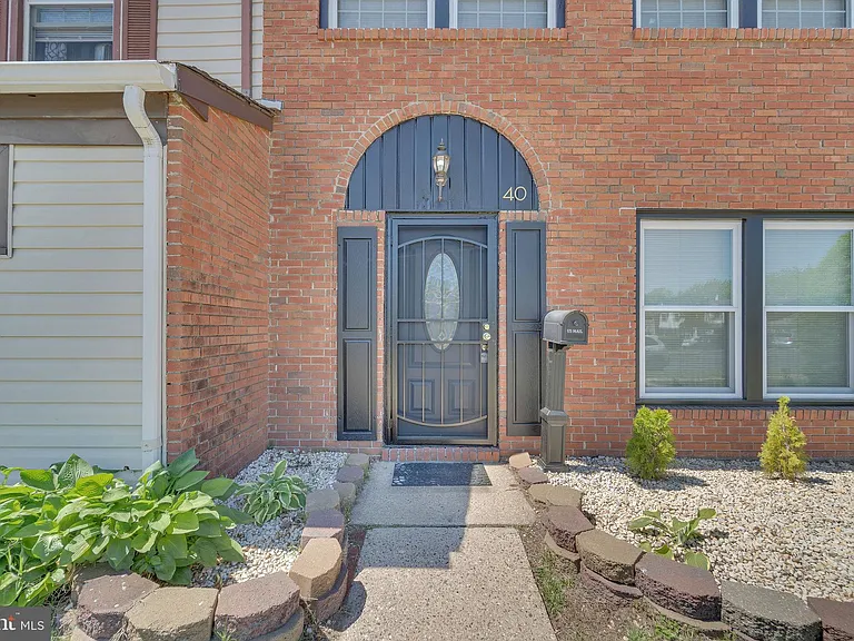 40 Rittenhouse Dr — Photo 2