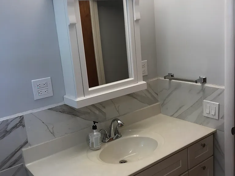 345 Russell Ave — Photo 15