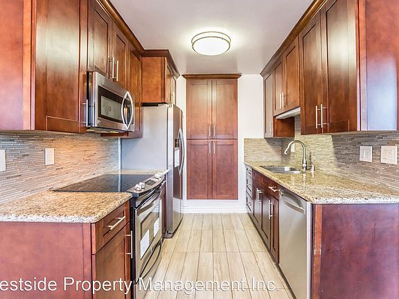 5th image of 2314 Oak St #2