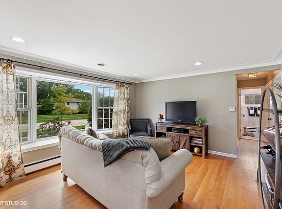 2nd image of 1006 N Wilshire Ln