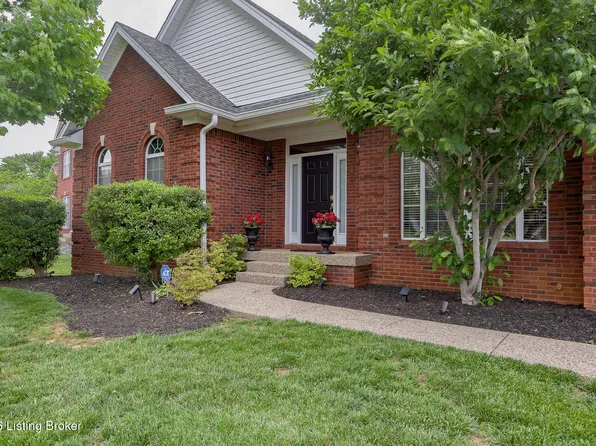 13801 Forest Bend Cir, Louisville, KY 40245