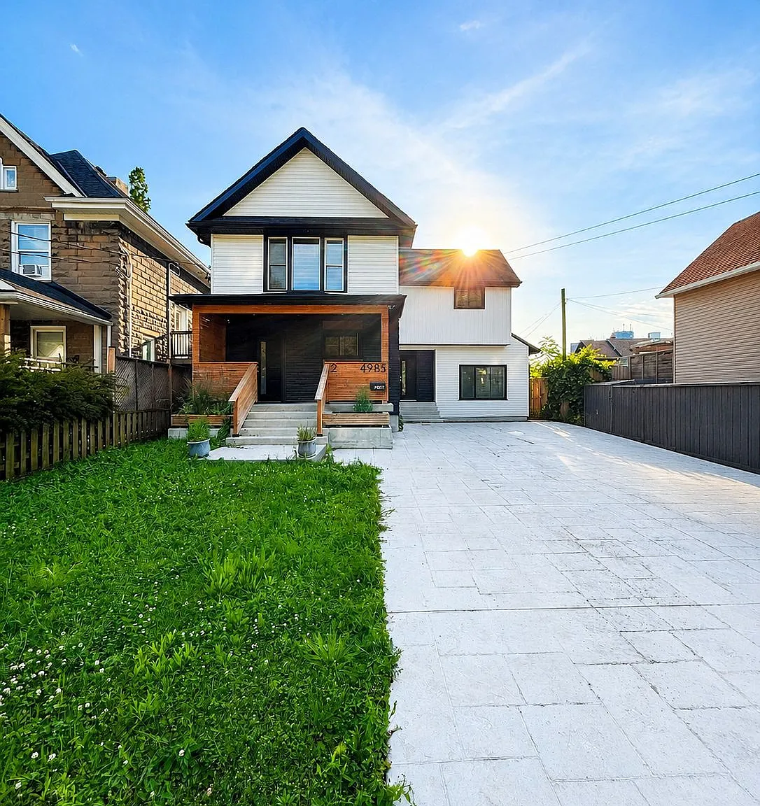 3 bed, $2,199 — Photo 1
