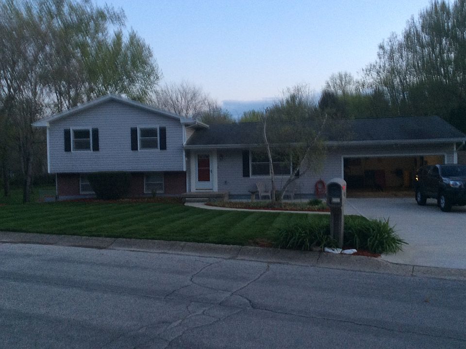 1st image of 812 Hidden Valley Dr