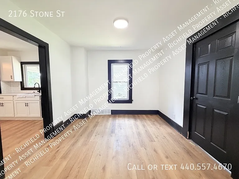 2176 Stone St — Photo 6