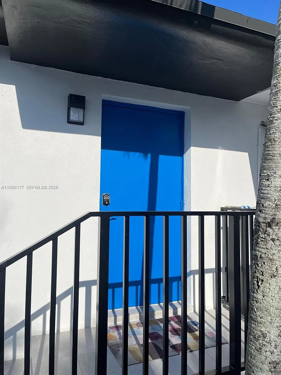 Building Photo - 1002 NW 74th St #2