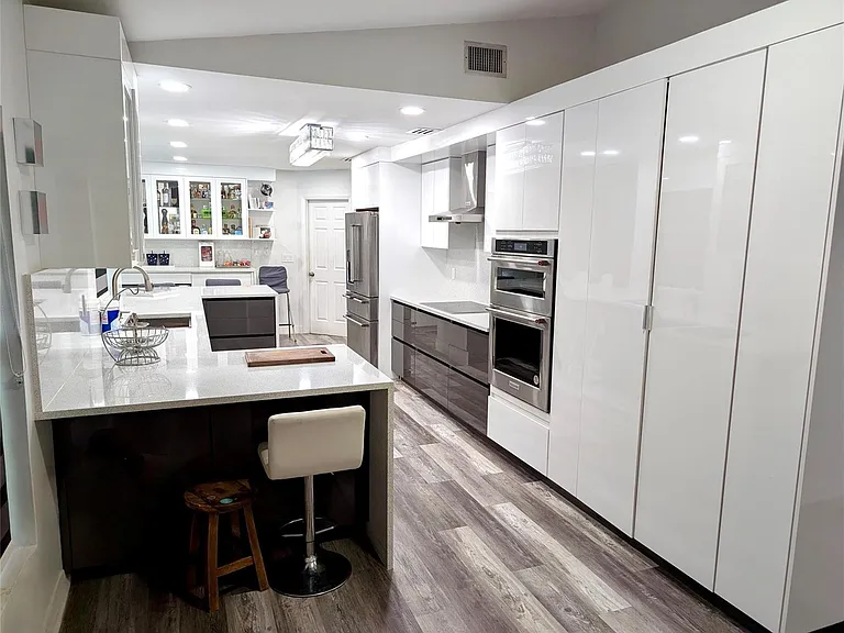 6431 Crossbow Ct — Photo 5
