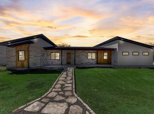 226 Axis Cir, Fredericksburg, TX 78624