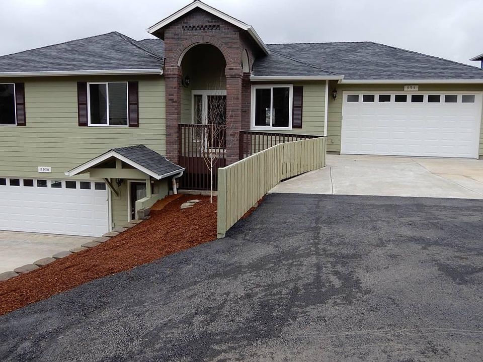 Newer Custom-Built Home in West Salem Hills