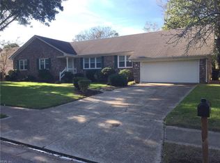 725 Southleaf Dr, Virginia Beach, VA 23462