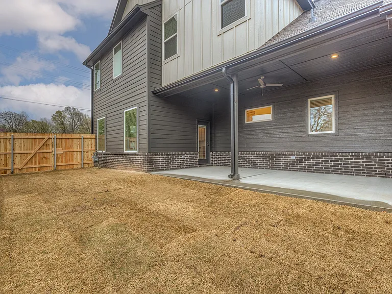 624 N Cedar Ave — Photo 39