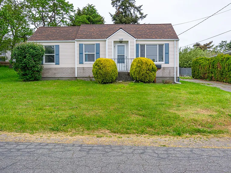 1190 SE 9th Ave — Photo 1
