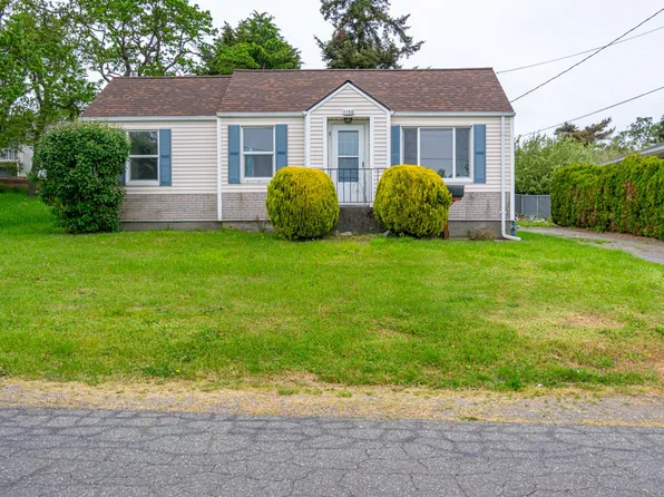 1190 SE 9th Ave, Oak Harbor, WA 98277