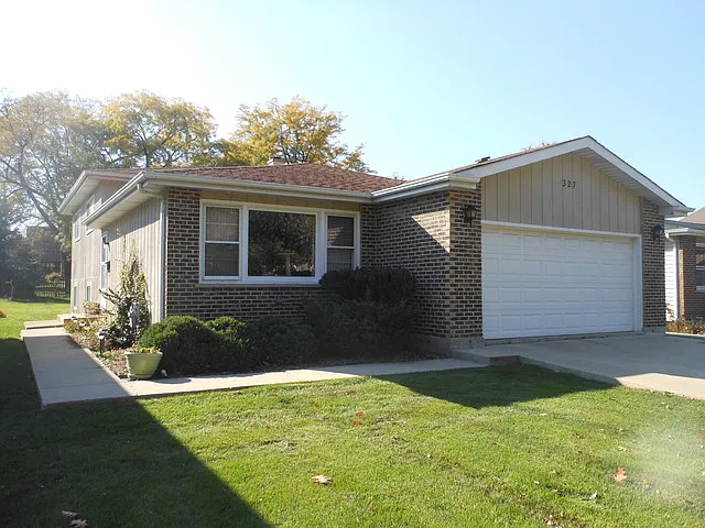 327 E Wilson Ave photo 1