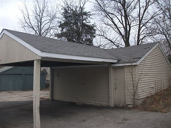 garage and carport