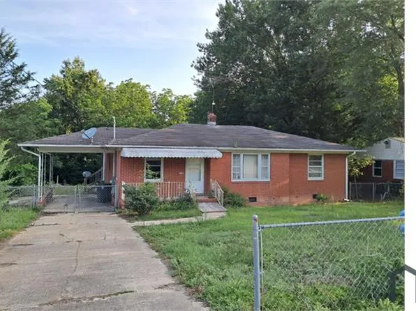 5300 Bayleaf Dr, Fayetteville, NC 28304