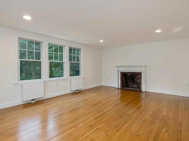 272 South St — Photo 9