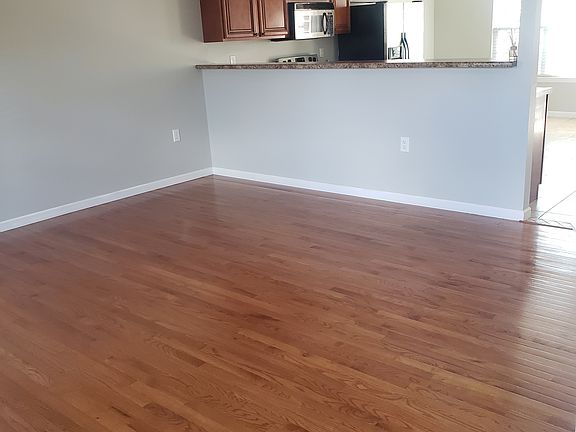 5th image of 1723 New Castle Dr NE #Townhouse