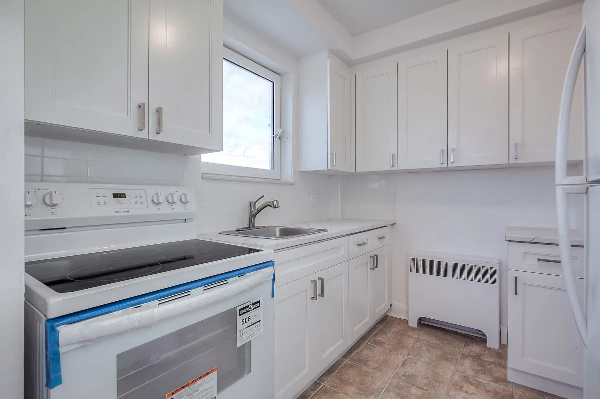 36 Wood Glen Rd - 403 — Photo 2