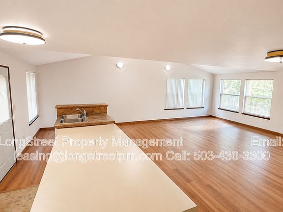5th image of 606 NW 28th St