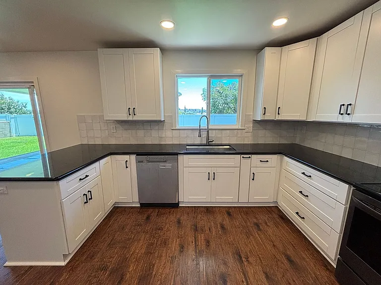 320 Buena Vista Ave — Photo 5