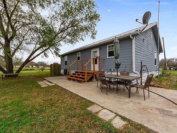 3rd image of 3503 Private Road 2174