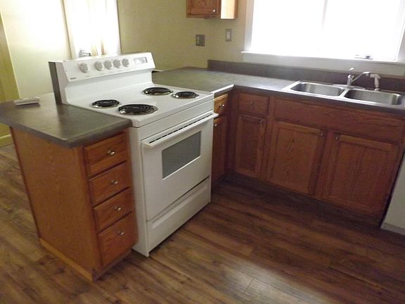 2nd image of 461 N Stewart St