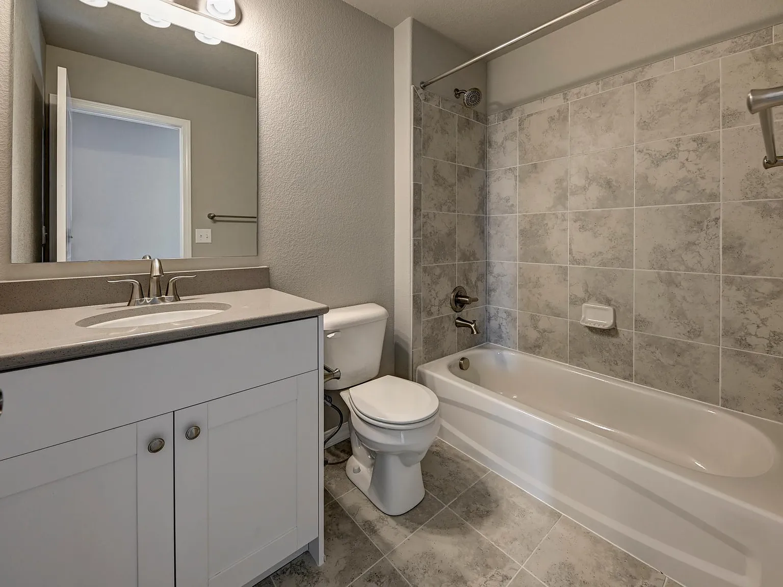 7508 Frigid Air Point — Photo 4