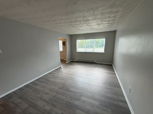 208 W Lansing Rd #8 — Photo 17
