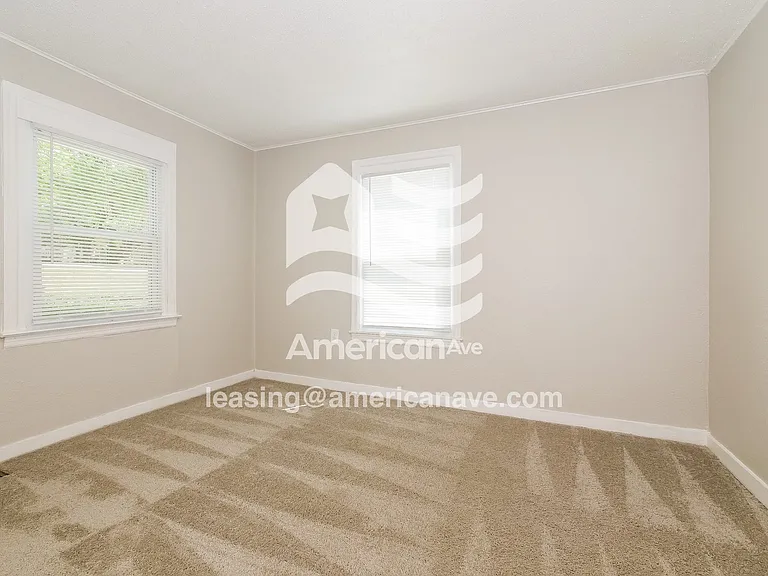 1062685_010_wm_-_main_bedroom_12891771.jpg
