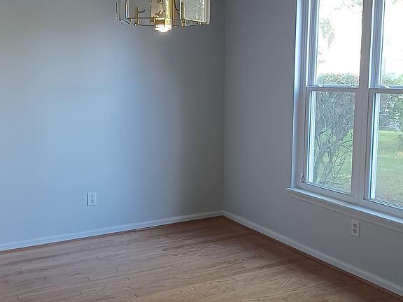 2nd image of 5407 Crosland Ct E