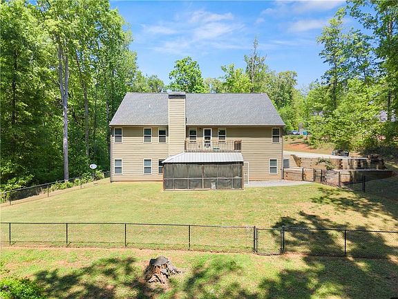 5th image of 675 Oconee Ln