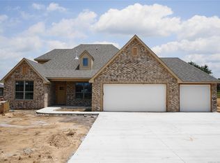 2151 S Osage Ave, Skiatook, OK 74070