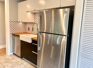 2863 Thorndyke Ave W APT 202, Seattle, WA 98199