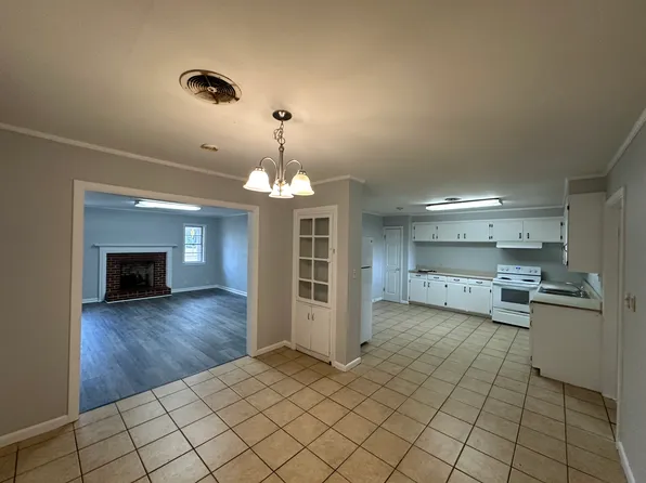 1423 W Selma St, Dothan, AL 36301