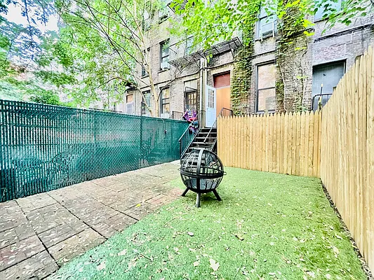 Rented by HOLTON REAL ESTATE INC. | media 10