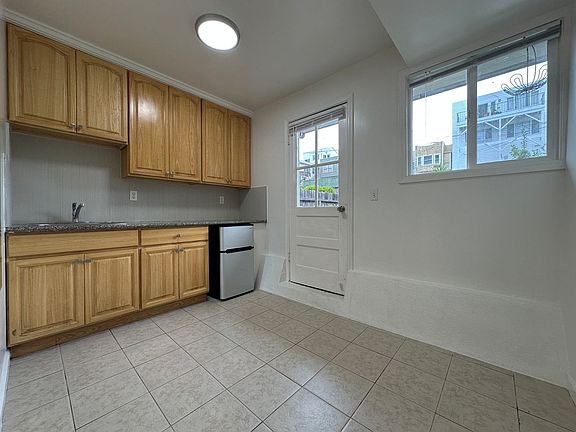 2nd image of 2362-2364 20th Ave #2362A