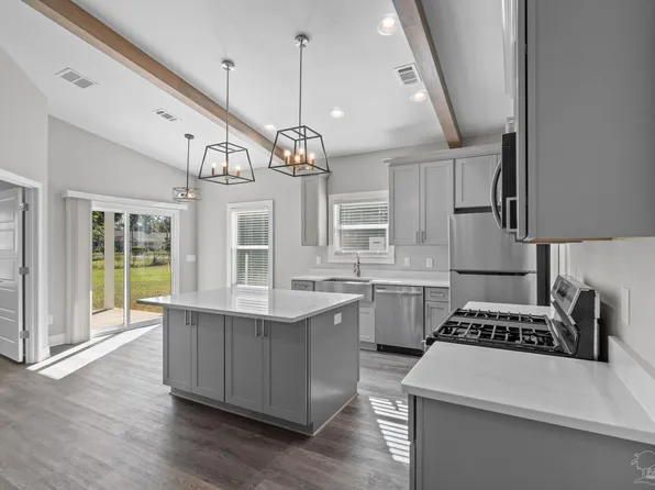 2302 Berg St, Pensacola, FL 32514
