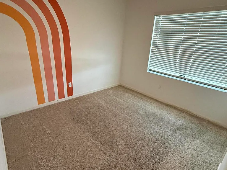 4422 Talbot Blvd — Photo 7