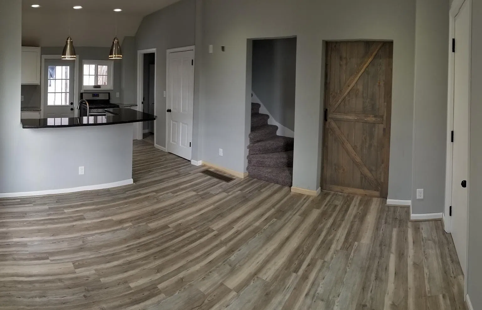 4604 Stockwell St — Photo 2