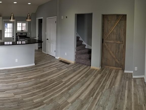 2nd image of 4604 Stockwell St