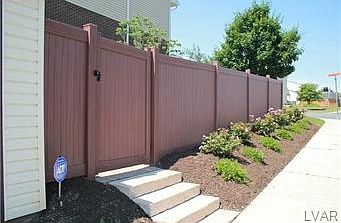 5th image of 3002 Eisenhower Dr