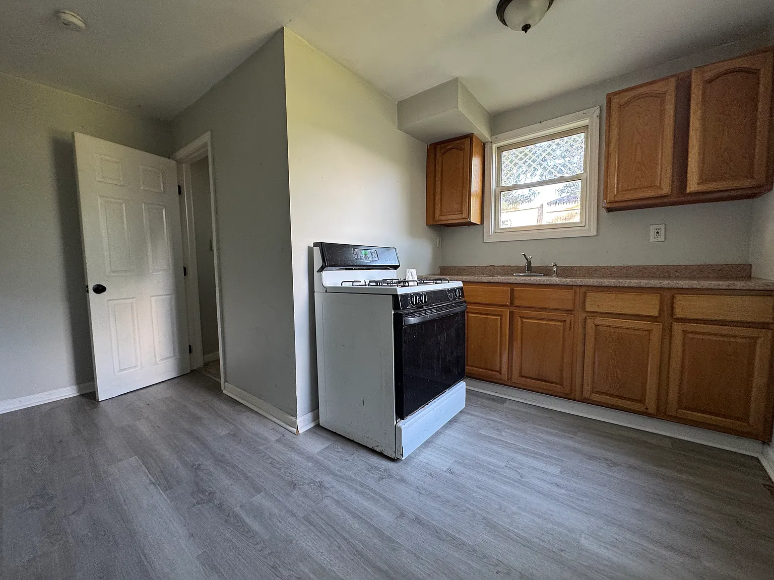 1 bed, 700 sqft, $1,175 — Photo 4
