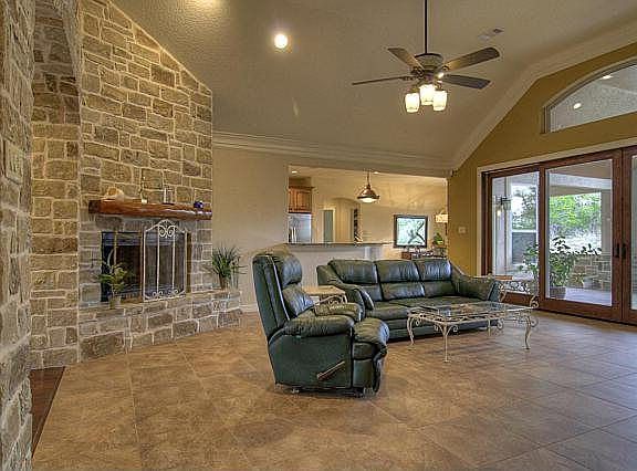 2nd image of 941 Moonlight Dr